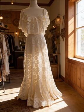 Vintage 1970’s Albert Capraro Lace Wedding Dress - summer wedding any one ??